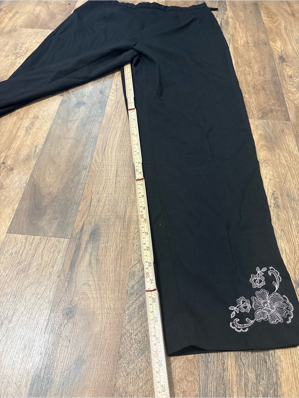 Liz Claiborne Emma James Black Embroidered Ankle Pants Size 8 | Pull-On Career - Picture 4 of 7